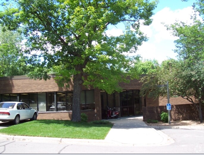6109 Blue Circle Dr, Minnetonka, MN à louer - Photo du bâtiment - Image 2 de 5