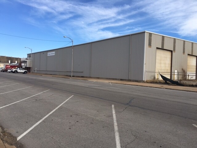 223-227 S Main St, Wagoner, OK à vendre - Photo du bâtiment - Image 3 de 74