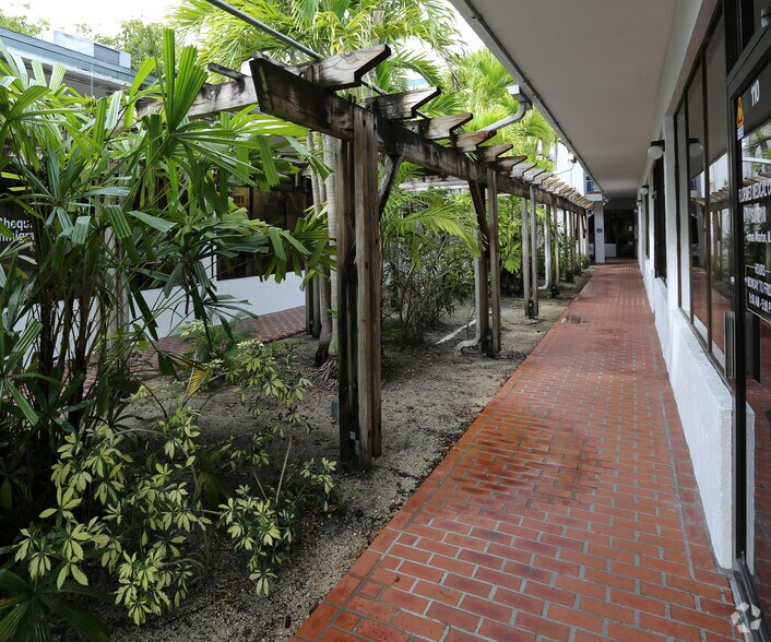 311 NE 8th St, Homestead, FL à louer - Photo du bâtiment - Image 2 de 4