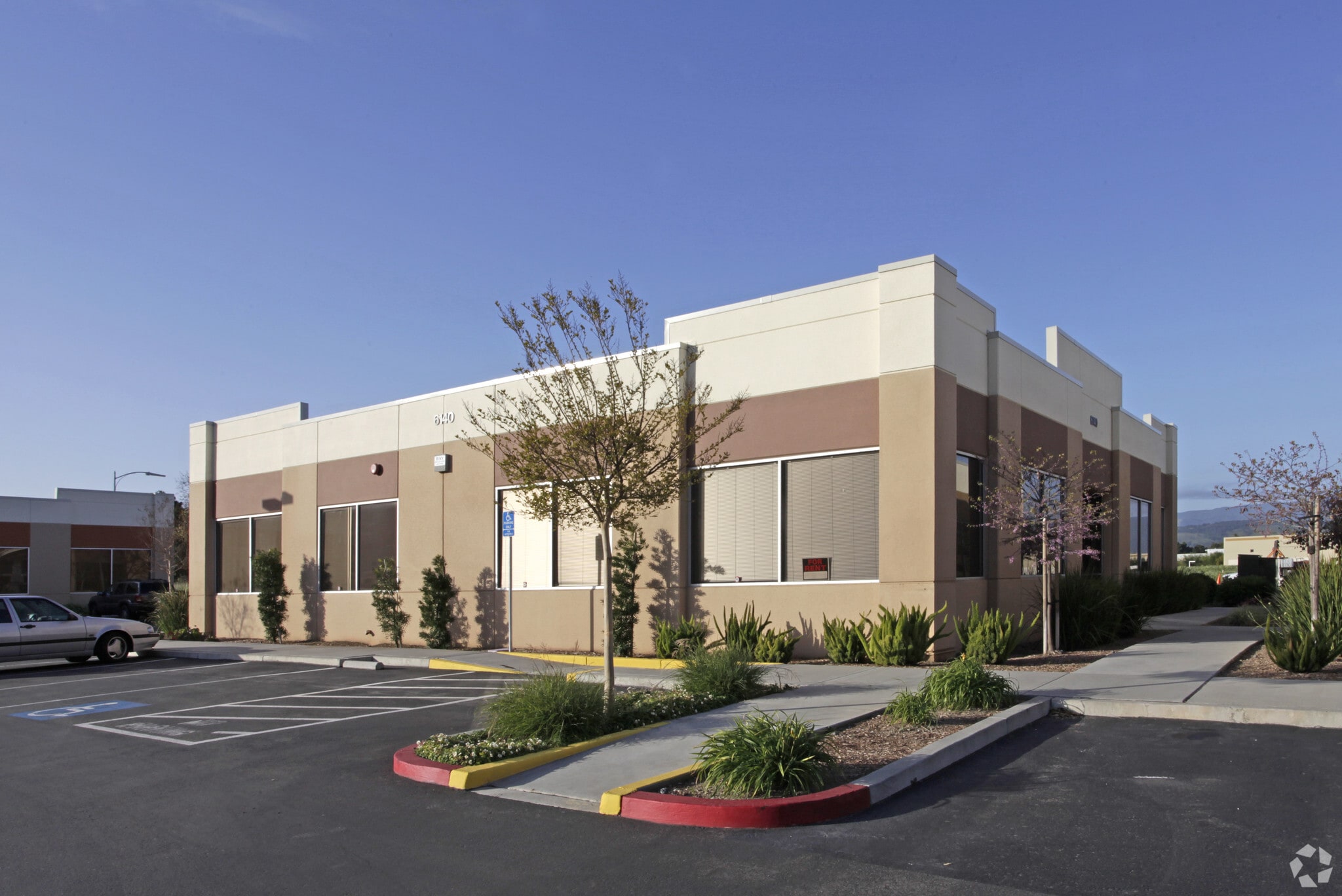 6140 Hellyer Ave, San Jose, CA for lease Primary Photo- Image 1 of 44