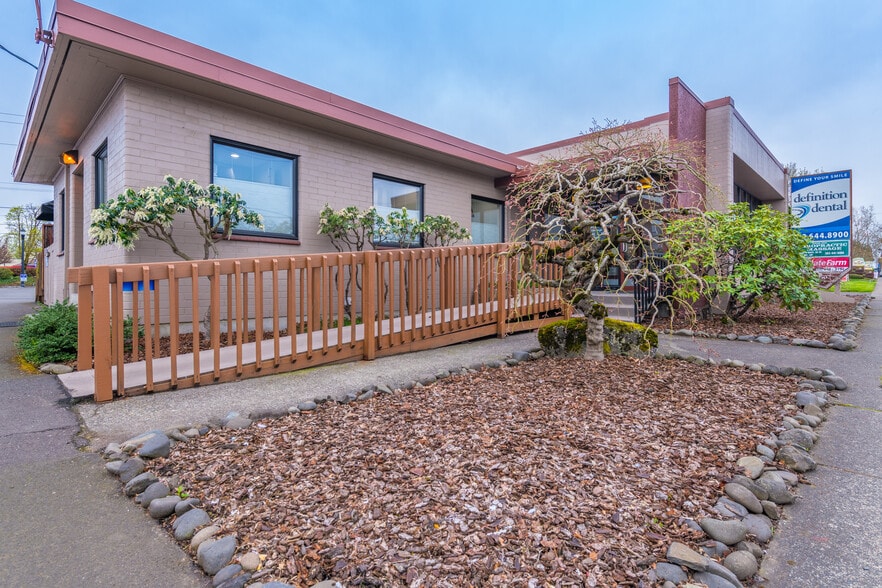 12850 SW Canyon Rd, Beaverton, OR à louer - Photo du bâtiment - Image 2 de 39