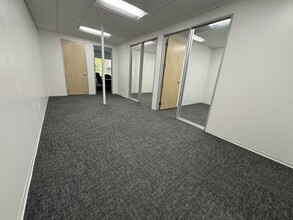 5500 Ming Ave, Bakersfield, CA for lease Interior Photo- Image 2 of 4