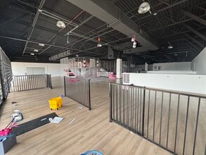 11925 Southwest Fwy, Stafford, TX à louer Photo intérieure- Image 1 de 12