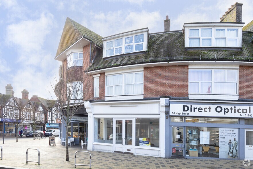 32 High St, Littlehampton à louer - Photo du bâtiment - Image 2 de 2