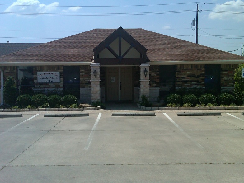 217 N Oak St, Roanoke, TX à vendre - Photo principale - Image 1 de 1