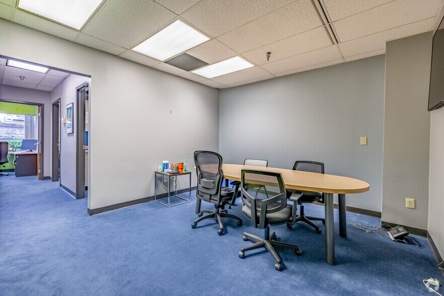 4555 Lake Forest Dr, Blue Ash, OH à louer - Photo intérieure - Image 3 de 20