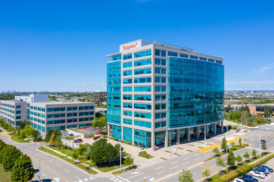 3389 Steeles Ave E, Toronto, ON à louer - Photo du bâtiment - Image 1 de 26