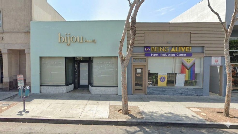 7974-7976 Santa Monica Blvd, Los Angeles, CA à vendre - Photo du bâtiment - Image 2 de 4