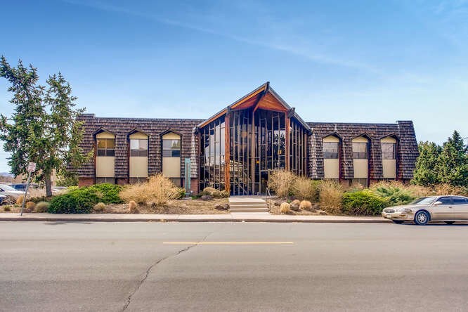 2055 S Oneida St, Denver, CO à louer Photo principale- Image 1 de 11