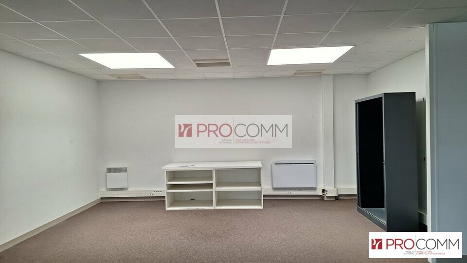 Office in Chartres for lease - Interior Photo - Image 3 of 5