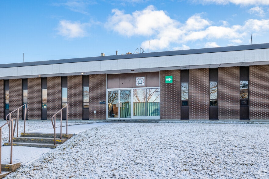 1600 50e Av, Montréal, QC for lease - Building Photo - Image 1 of 10