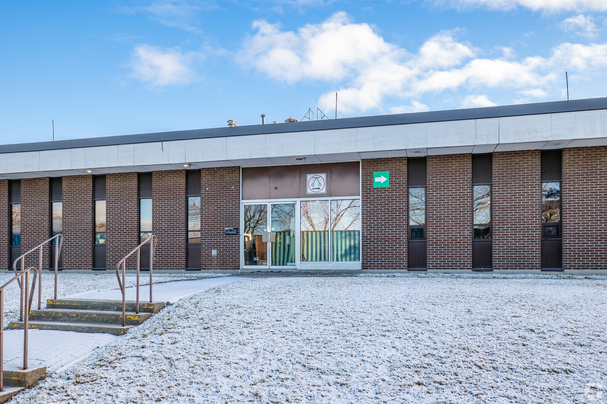 1600 50e Av, Montréal, QC for lease Building Photo- Image 1 of 11