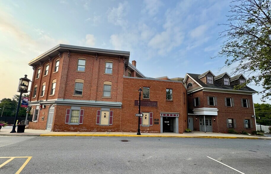 24 S 3rd St, Oxford, PA à louer - Photo du bâtiment - Image 2 de 12