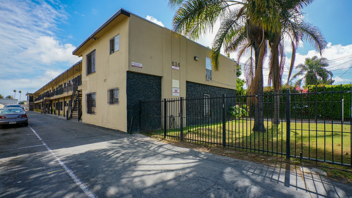 634 W 92nd St, Los Angeles, CA for sale Primary Photo- Image 1 of 9