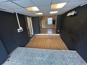 26 Mayfield Grv, Harrogate for lease Interior Photo- Image 2 of 7