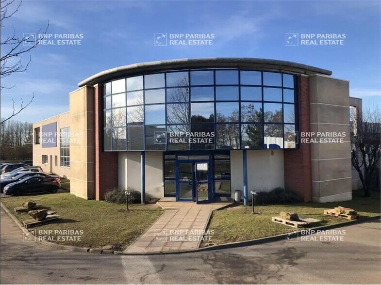 Flex dans Ennery à louer - Photo du bâtiment - Image 2 de 10