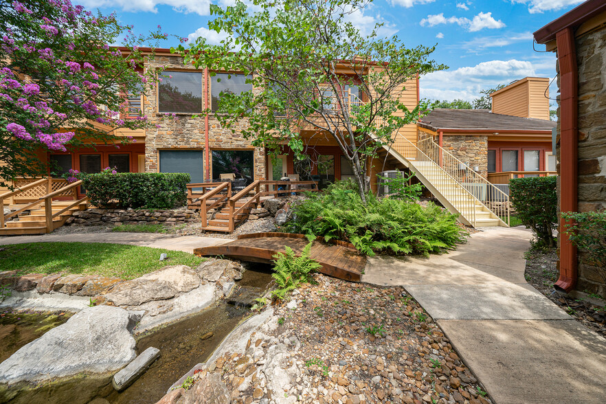 7300 Blanco Rd, San Antonio, TX à vendre - Photo du bâtiment - Image 1 de 1