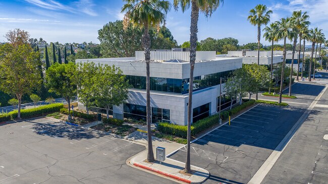 Plus de détails pour 26060 Acero, Mission Viejo, CA - Bureau à vendre