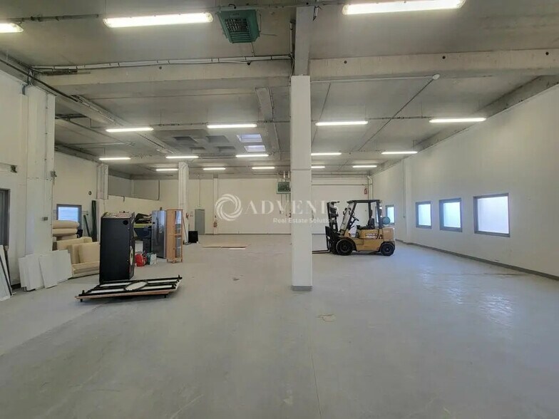 Flex dans Villeneuve-la-Garenne à louer - Photo du bâtiment - Image 3 de 11