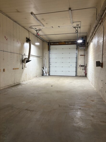 6636 Rosewood St, Anchorage, AK for sale - Building Photo - Image 3 of 16