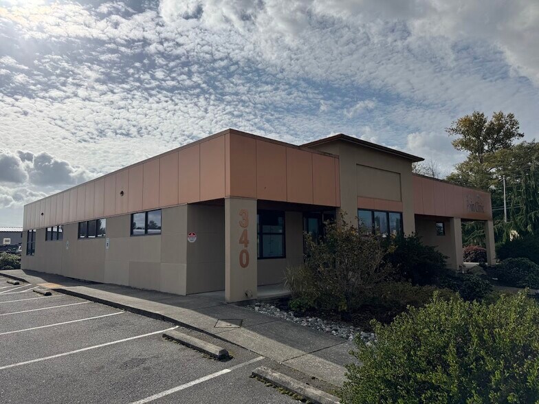 340 E George Hopper Rd, Burlington, WA à louer - Photo du bâtiment - Image 1 de 11