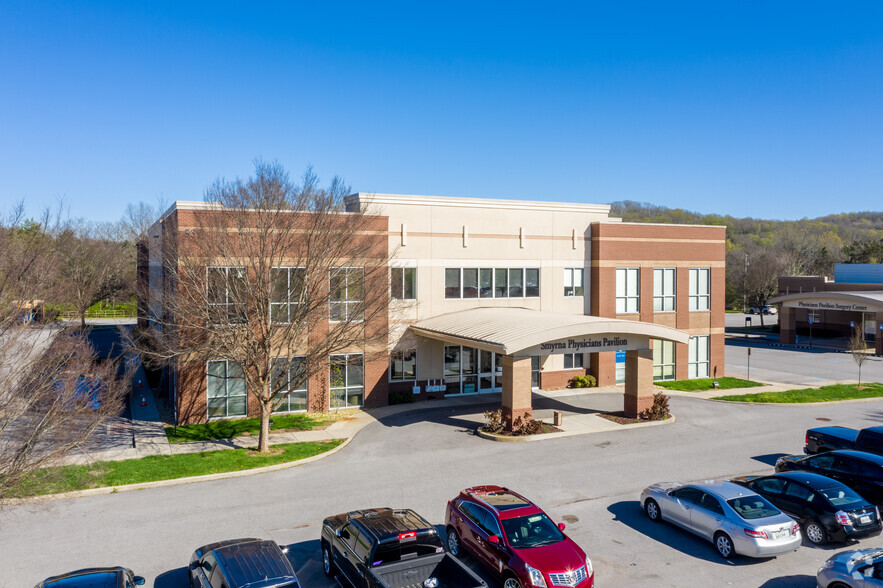 537 Stonecrest Dr, Smyrna, TN for lease - Building Photo - Image 3 of 6