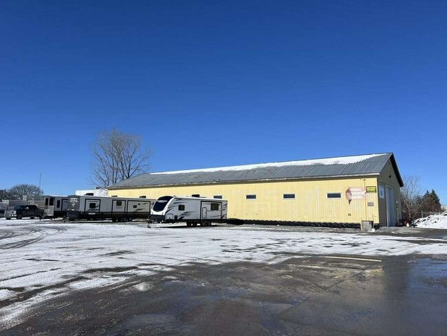 More details for 683 Gardiners Rd, Kingston, ON - Industrial for Lease