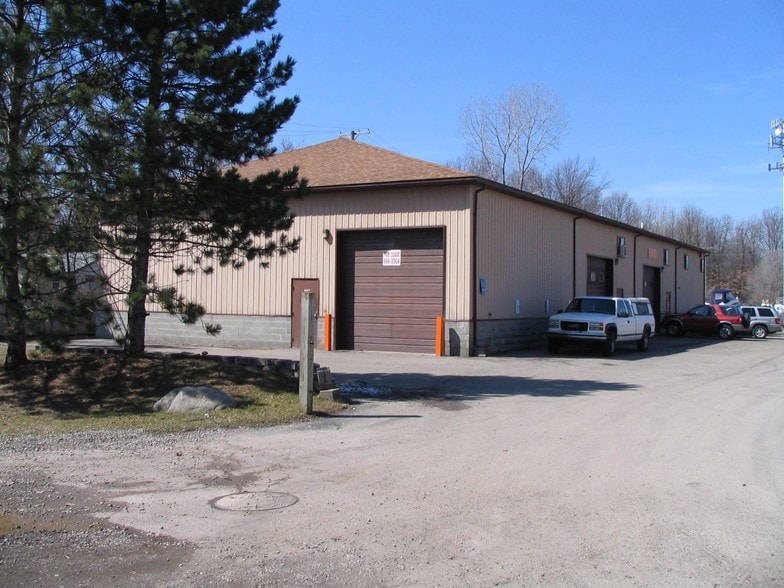 1497-1509 Tull Dr, Waterford, MI for sale - Primary Photo - Image 1 of 3