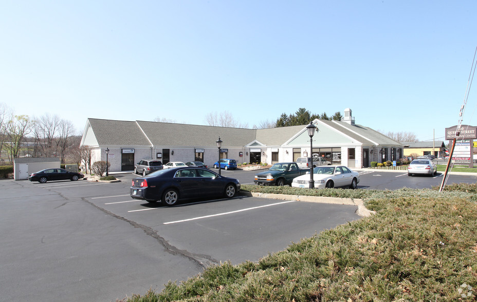 100 Queen St, Southington, CT for lease - Primary Photo - Image 1 of 10