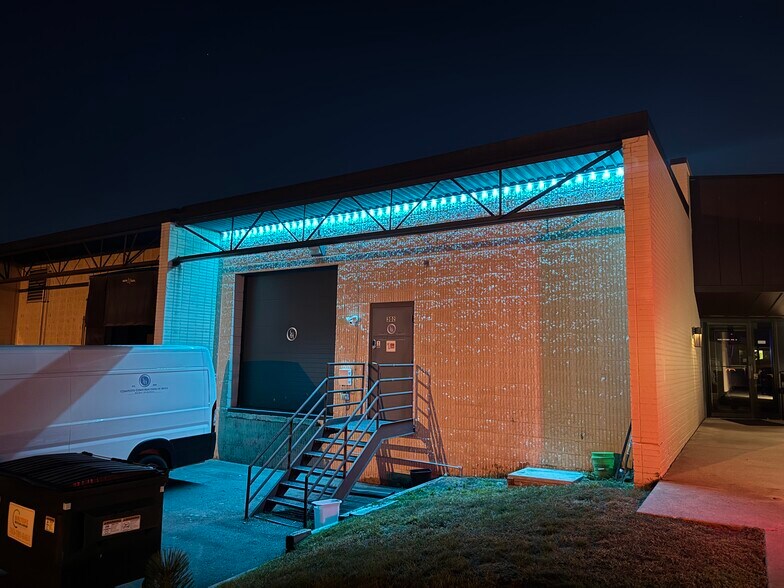 2525 Nevada Ave N, Golden Valley, MN à vendre - Photo du bâtiment - Image 2 de 30