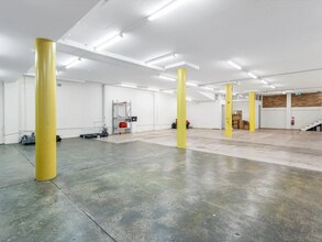 2-6 Whiting St, Artarmon à louer Photo intérieure- Image 2 de 7