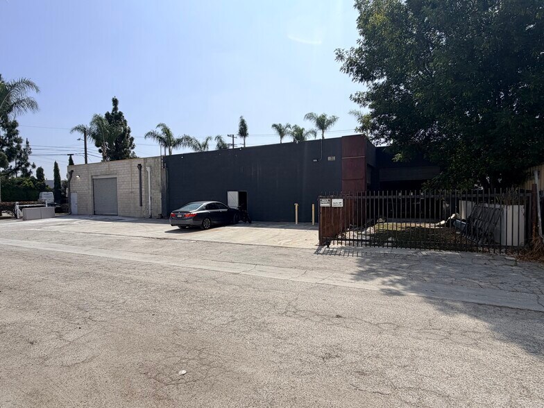 7635 Serapis Ave, Pico Rivera, CA à louer - Photo du bâtiment - Image 3 de 18