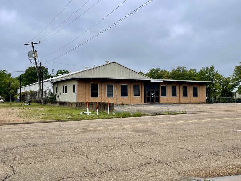 2689 Livingston Rd, Jackson, MS à vendre - Photo du bâtiment - Image 3 de 27