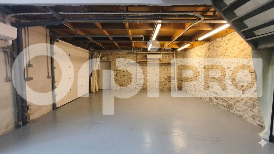 Flex in La Ville-du-Bois for lease - Interior Photo - Image 2 of 6