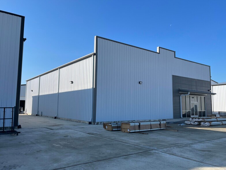 18120 W Bellfort St, Richmond, TX à vendre - Photo du bâtiment - Image 2 de 6