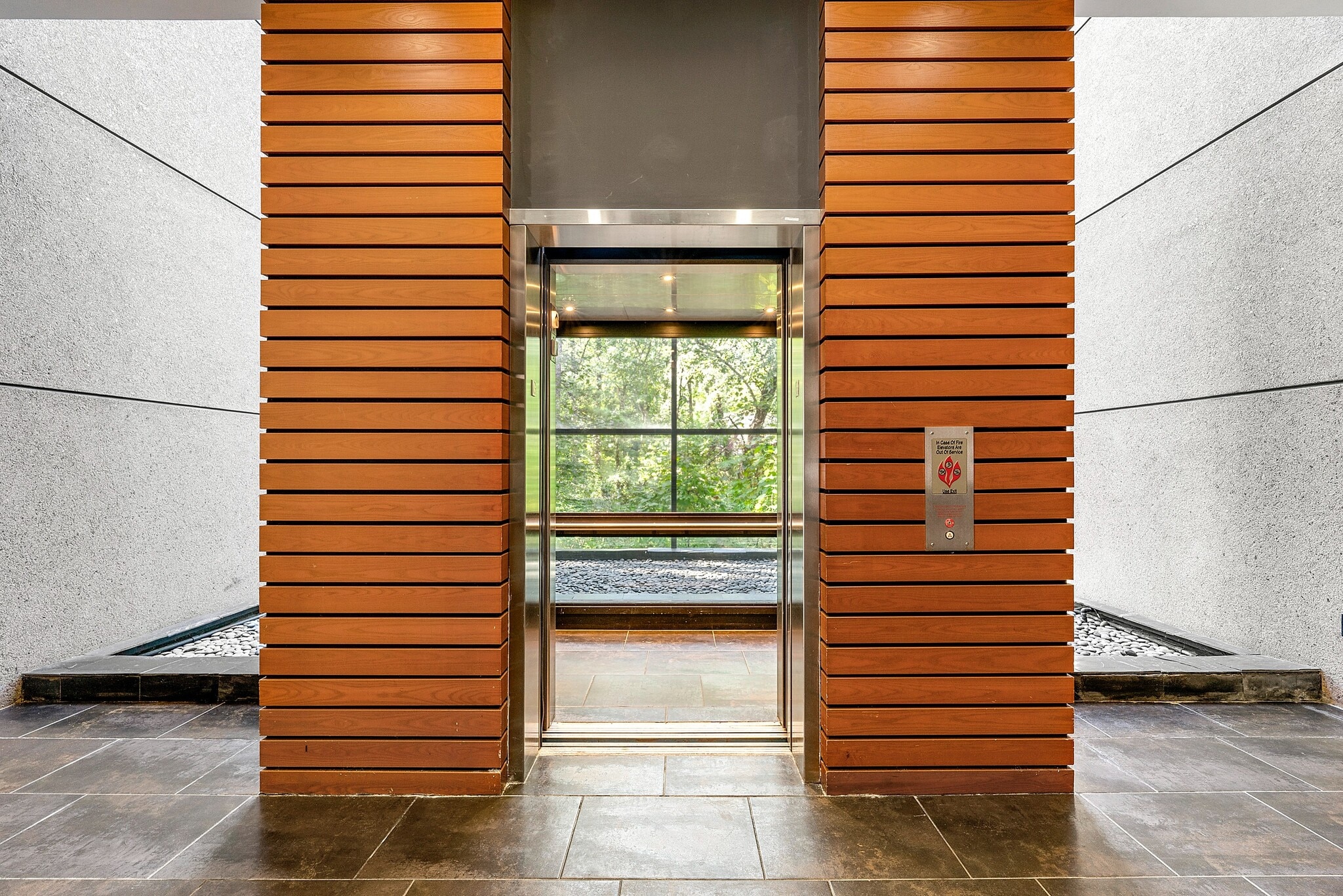 5755 Dupree Dr NW, Atlanta, GA for lease Interior Photo- Image 1 of 22