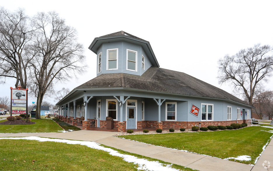 207-209 Water St, Sauk City, WI à vendre - Photo principale - Image 1 de 1