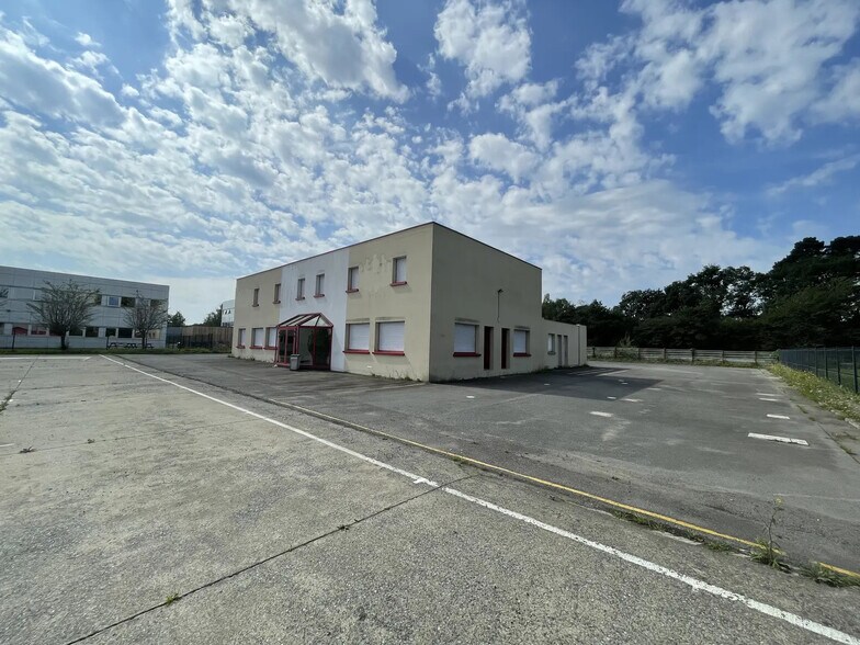 2 Rue Du Bois De Soeuvres, Vern-sur-Seiche à louer - Photo du bâtiment - Image 2 de 11