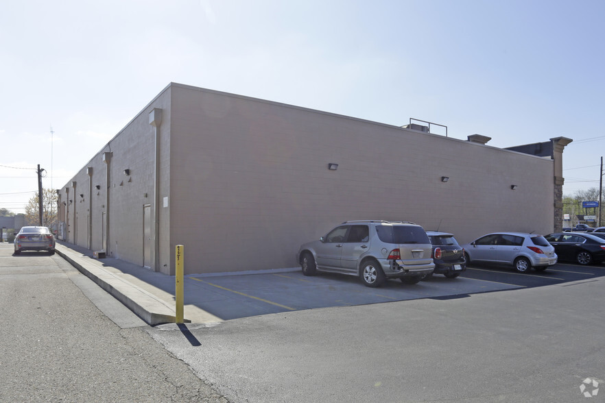 5400 Clinton Hwy, Knoxville, TN for lease - Building Photo - Image 2 of 8