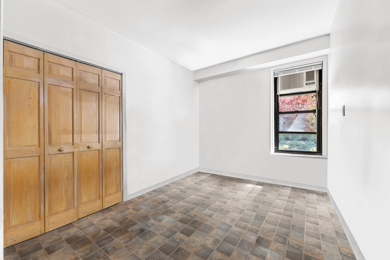 20 Plaza St E, Brooklyn, NY 11238 - Unité A15 -  - Photo intérieure - Image 1 of 13
