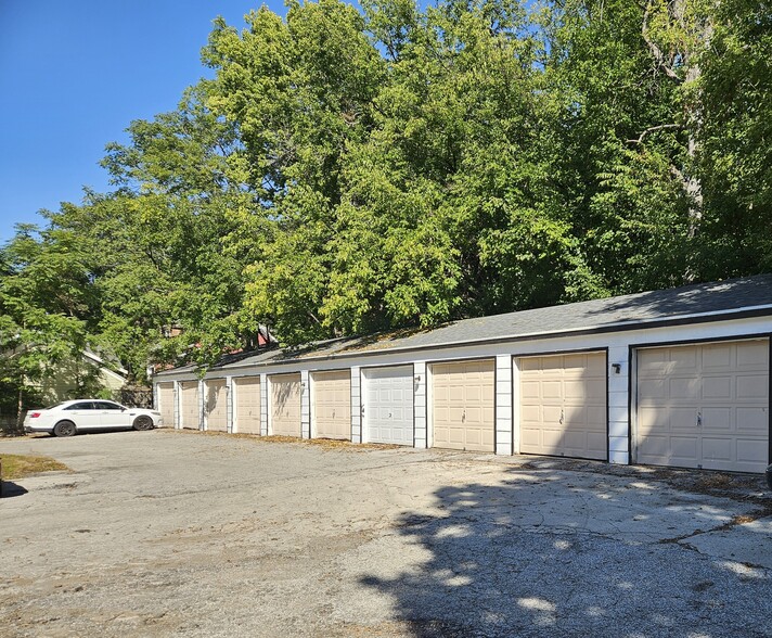 1069-1075 33rd St, Des Moines portfolio of 2 properties for sale on LoopNet.ca - Building Photo - Image 3 of 9