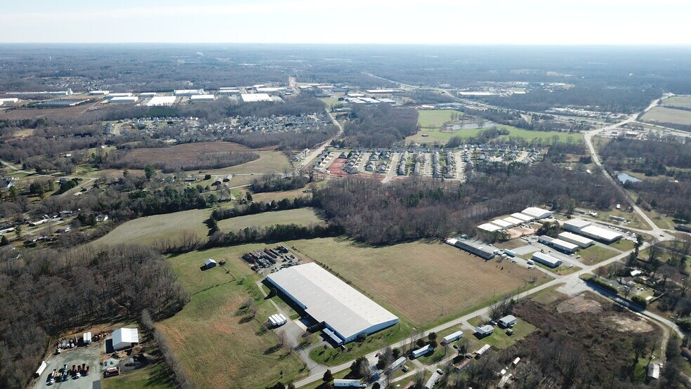 00 Trollingwood Hawfields Rd, Mebane, NC à vendre - Photo du bâtiment - Image 2 de 3