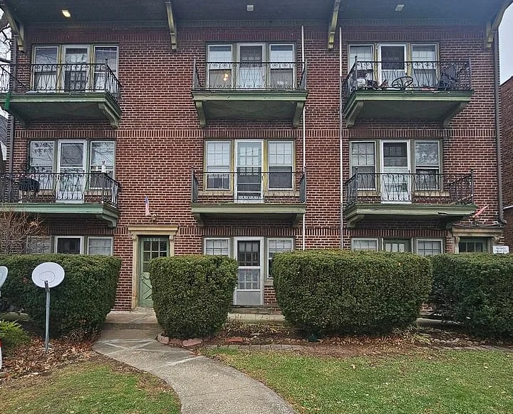 16812 Madison Ave, Lakewood, OH for sale - Primary Photo - Image 1 of 12
