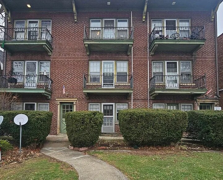 16812 Madison Ave, Lakewood, OH à vendre Photo principale- Image 1 de 13