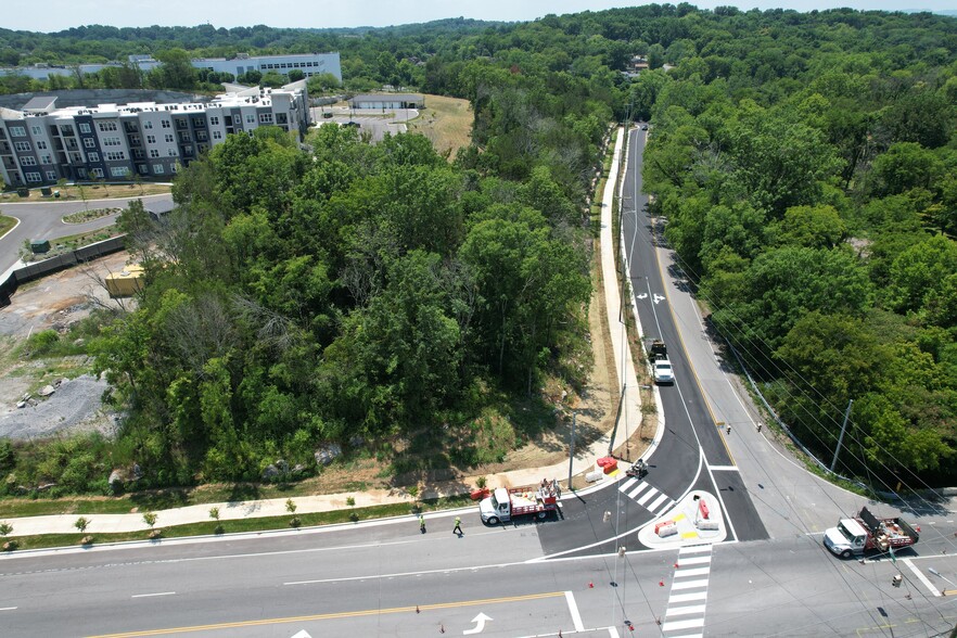 561 Stewarts Ferry Pike, Nashville, TN for sale - Aerial - Image 1 of 5