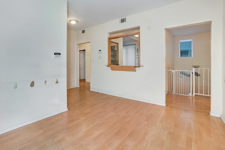 1835 E 14th St, Brooklyn, NY for lease - Building Photo - Image 2 of 7