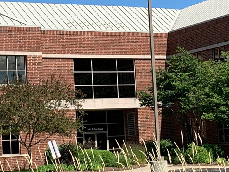 2001 S First St, Champaign, IL for lease - Building Photo - Image 3 of 10