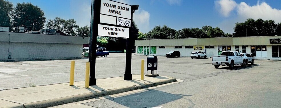 28326-28350 S River Rd, Harrison Township, MI à louer - Photo du bâtiment - Image 2 de 6