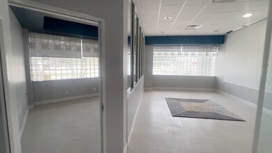 2020 Babcock Rd, San Antonio, TX à louer - Vidéo sur l’inscription commerciale