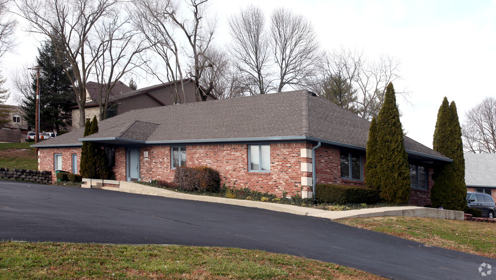 130 Fairway Lakes Dr, Franklin, IN for sale - Primary Photo - Image 1 of 13